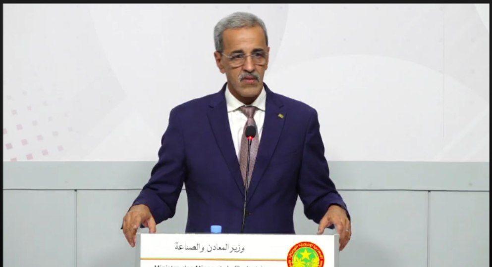 وزير المعادن: لا أعرف من هم "النافذون" وقرارات إخلاء مناطق التنقيب لا علاقة لها بأي ضغوط