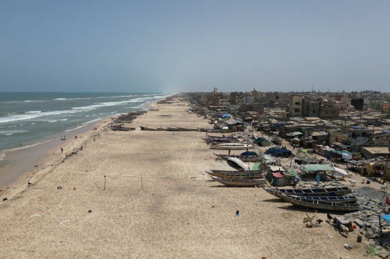 انحسار شواطئ مدينة سانت لويس التاريخية في السنغال، بفعل التغير المناخي 