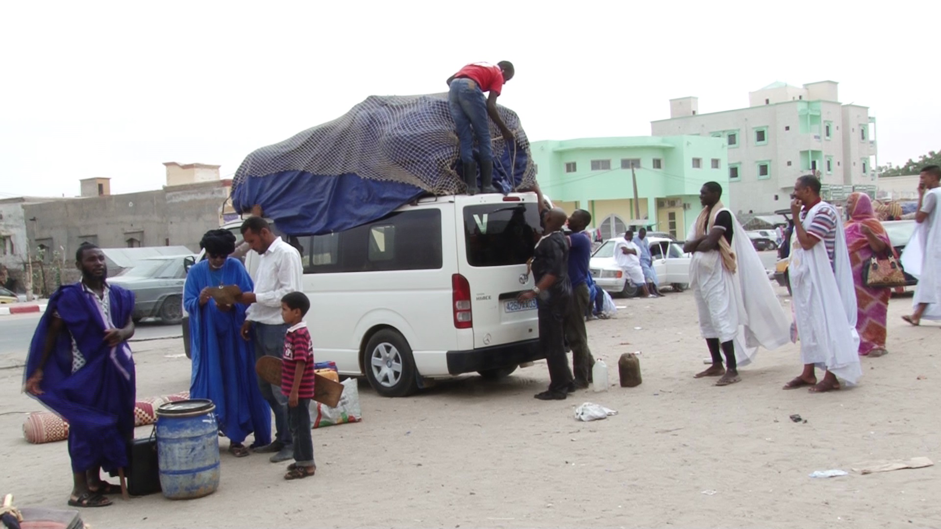 منع حافلات النقل بين المدن غير المزودة بمحددات السرعة من مغادرة المحطات