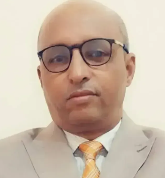 الشيخ أحمد ولد محمد – مهندس - رئيس مصلحة "الدراسات والتطوير" بمؤسسة ميناء خليج الراحة "نواذيبو"