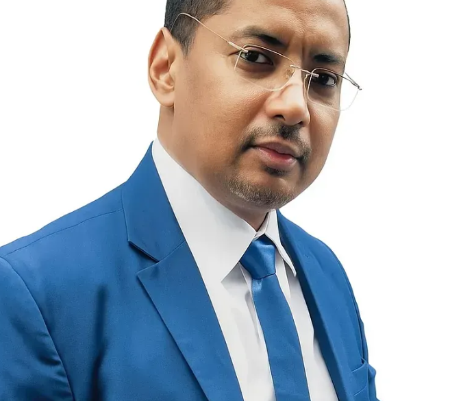  د. مولاي ولد أب ولد أكيك