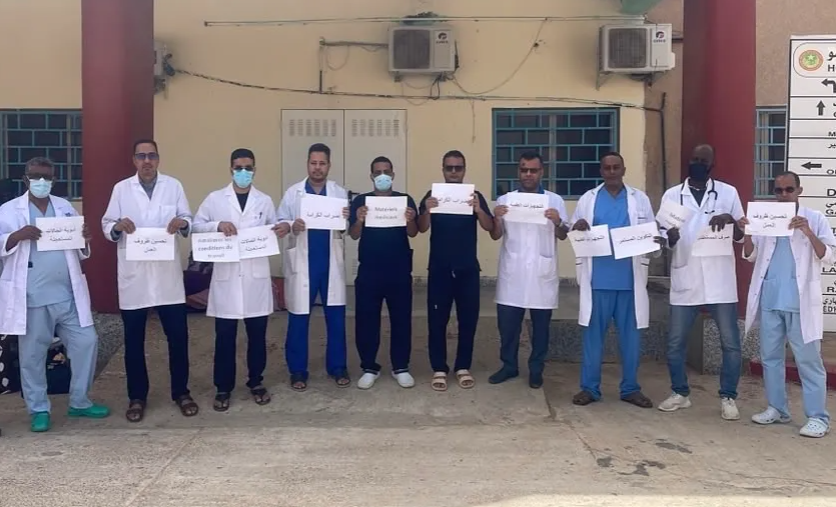 أخصائيو مستشفى روصو يستأنفون الإضراب المفتوح بعد انتهاء مهلة التعهدات