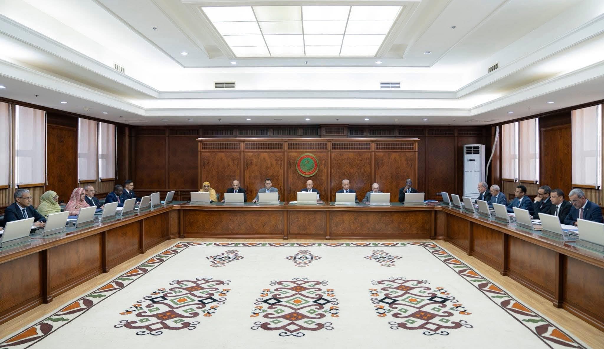 مجلس الوزراء يصادق على مراسيم وقرارات وتعيينات في بعض القطاعات (نص البيان)