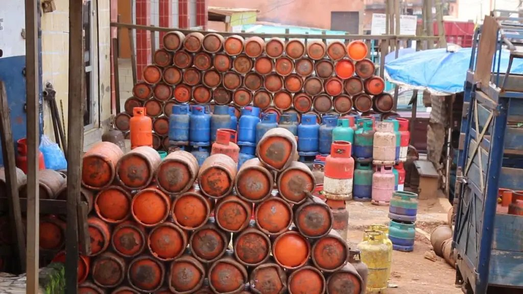 الحكومة تعلن عن خفض أسعار الغاز المنزلي بنسبة 20%